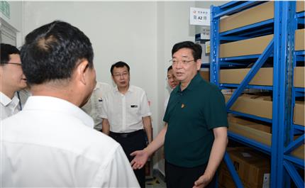 河南航投黨委書記、董事長張明超 深入中原龍浩開展“不忘初心、牢記使命”主題教育調研